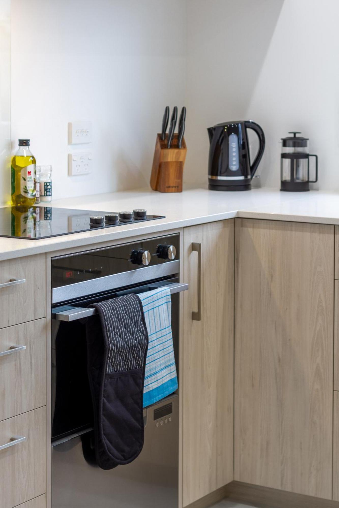 Modern City Lifestyle: 2 Bedroom 1 Bath Christchurch Dış mekan fotoğraf