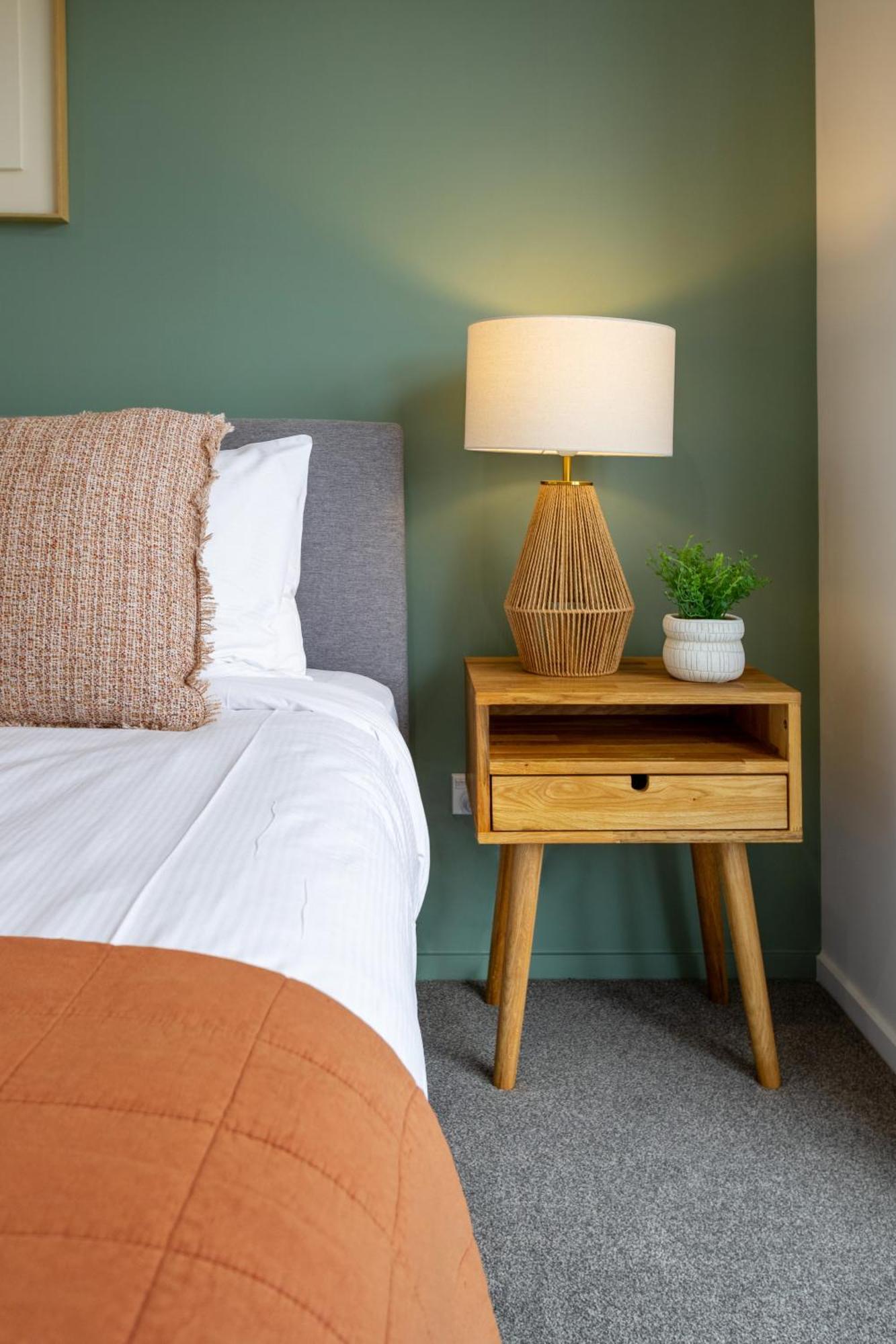 Modern City Lifestyle: 2 Bedroom 1 Bath Christchurch Dış mekan fotoğraf